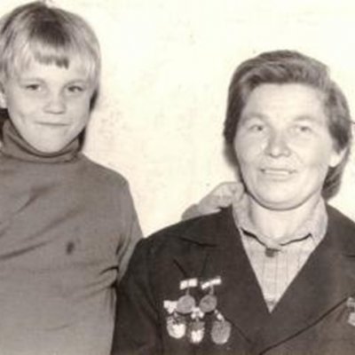 8 июля 1944 года был учрежден орден «Мать-героиня».